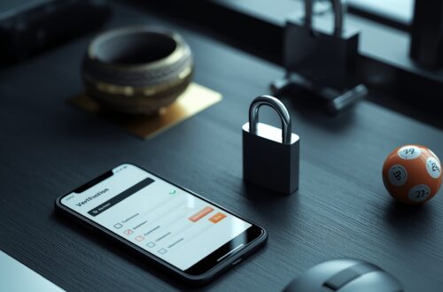 Smartphone cek legalitas layanan online dengan ikon keamanan, Dewiku88